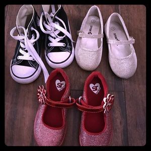 Lot of size 7 toddler shoes